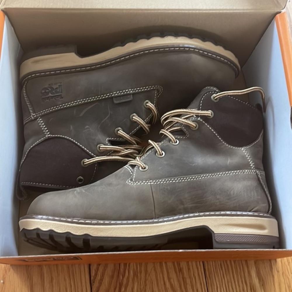 Timberland Pro Women’s Hightower 6” Alloy Safety Toe Waterproof size 6.5